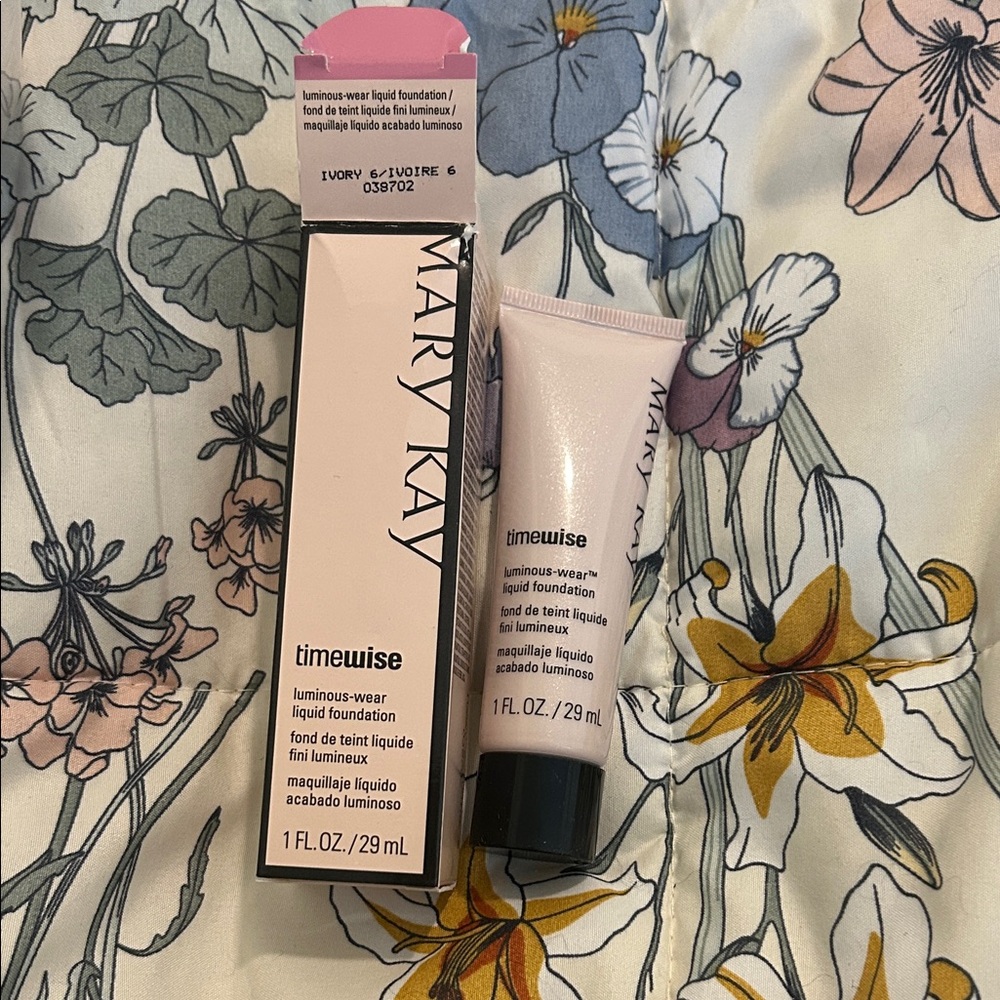 Mary Kay Timewise Foundation in Ivory 6